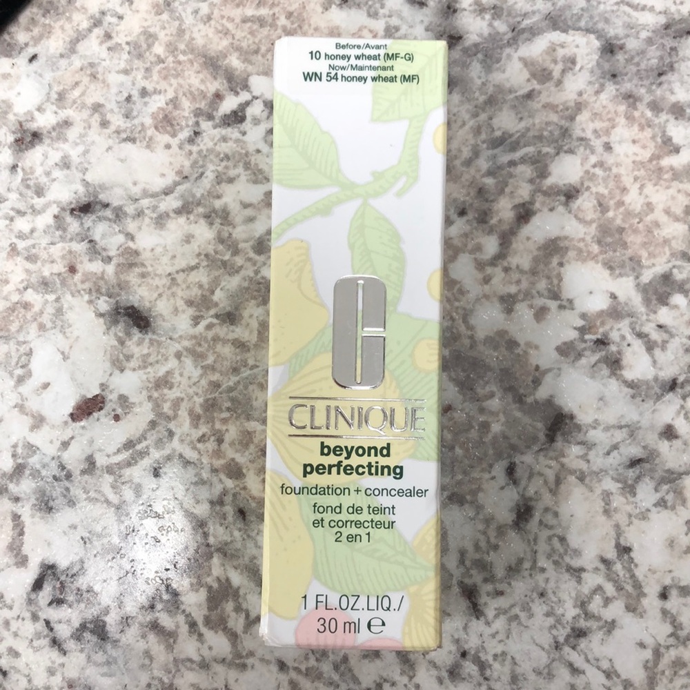 New Clinique beyond perfecting foundation + concealer. New in box